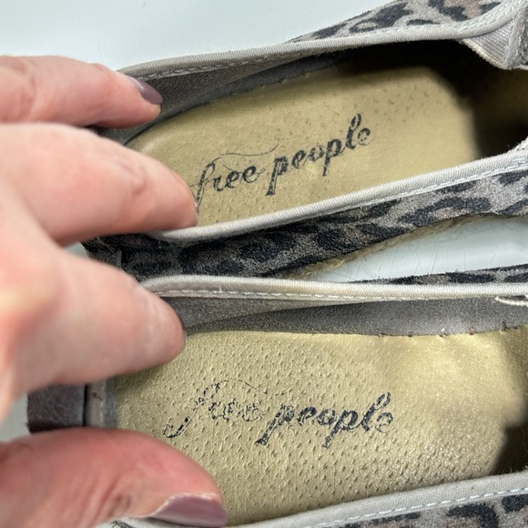 Free People Gray Black Suede Freeway Leopard Print Espadrille Flats Sz 38 - Picture 10 of 14
